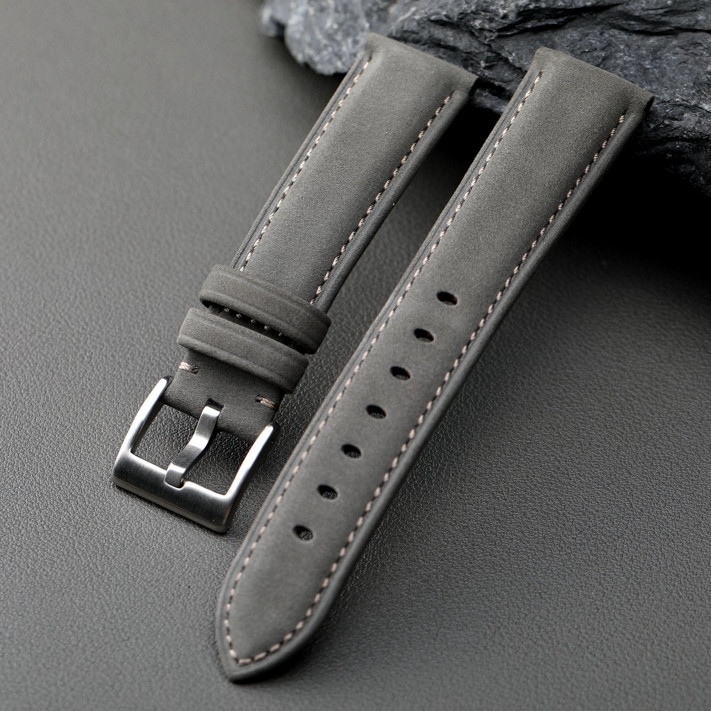 Suede Strap Watch - Handgefertigtes graues Echtlederarmband 20 mm, italienisches