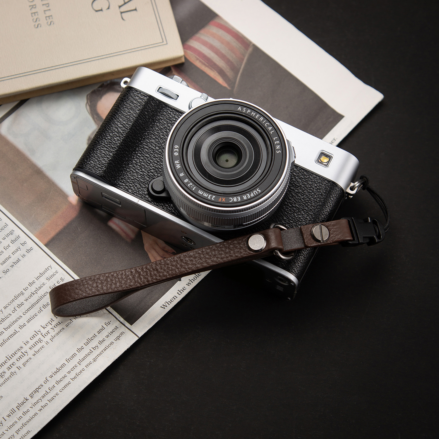 Leather Strap Quick Release - Verstellbare handgefertigte Kamera-Handschlaufe aus Rindsleder für
