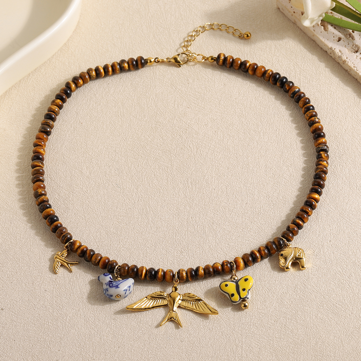Vintage Multi-Tier-Charm Halsk – Butterfly Clasp Deployant Bewertung und Preis
