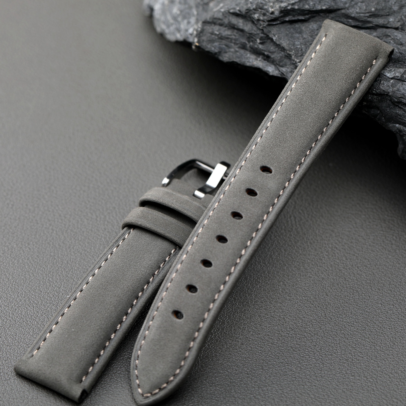 Handgefertigtes graues Echtled – Suede Strap Watch Bewertung und Preis